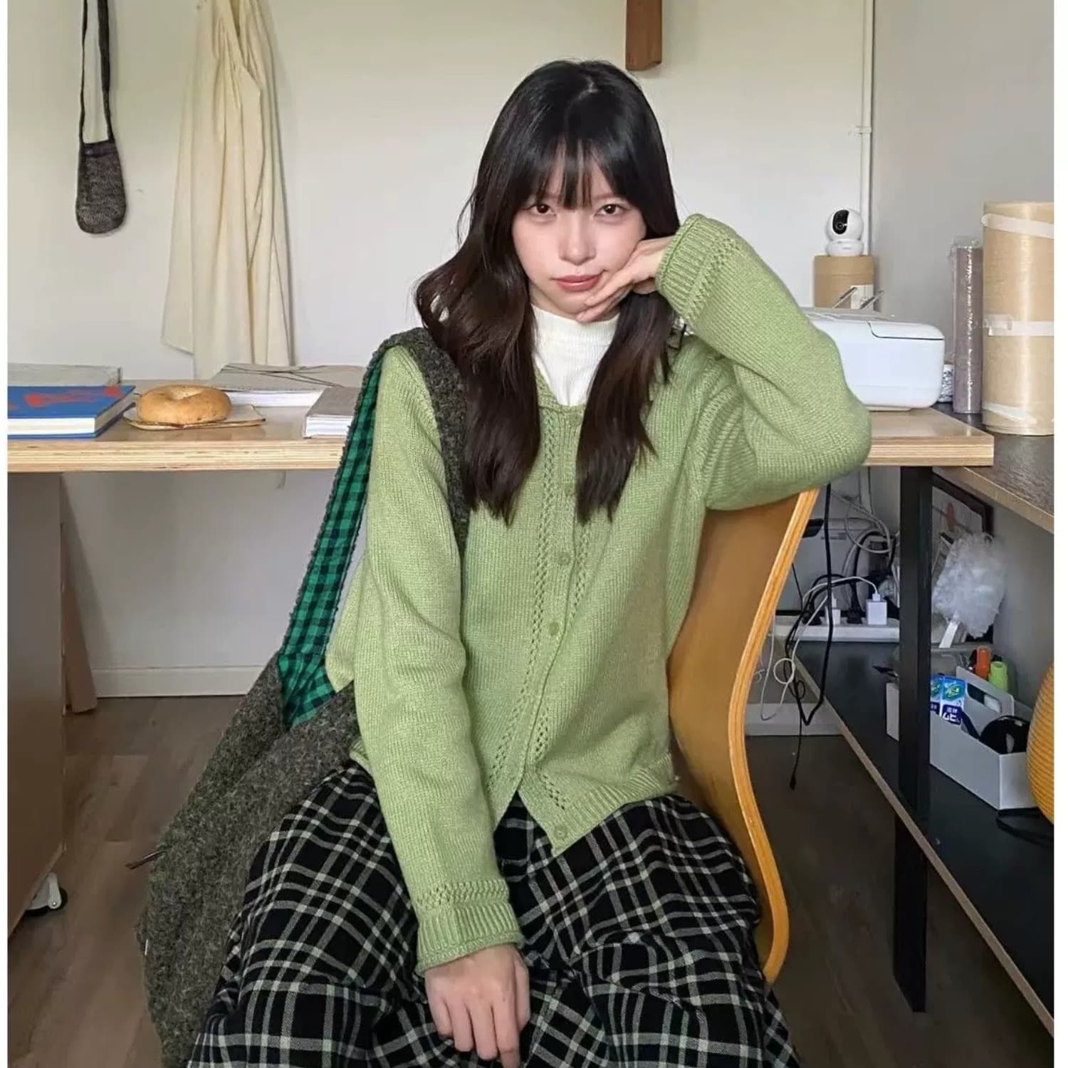 일본식 품격 부드러운 바람 다용도 폴로 칼라 스웨터 코트 캐주얼 작은 대중 홀로우 아웃 출퇴근 니트 스웨터 고급 절묘한 이미지 4