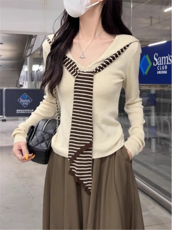 해군 칼라 배색 숄 긴팔 니트 스웨터 여성 가을 2026 새로운 다용도 몸매 가꾸기 페이크 레이어드 캐주얼 맨위
