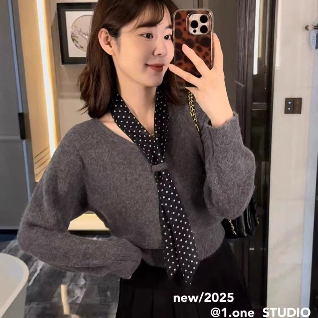 프랑스식 레트로 품격 V넥 도트 무늬 스카프 넥타이 풀오버 니트 스웨터 여성 가을 겨울 플러스 두껍고 부드러운 찹쌀 쇼트 스타일 스웨터 상세 이미지 2