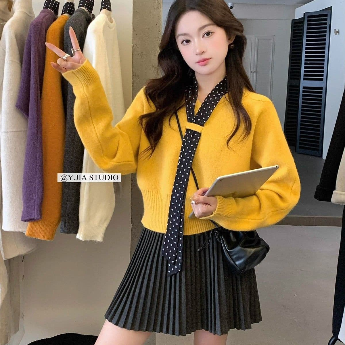 프랑스식 레트로 품격 V넥 도트 무늬 스카프 넥타이 풀오버 니트 스웨터 여성 가을 겨울 플러스 두껍고 부드러운 찹쌀 쇼트 스타일 스웨터 상세 이미지 4