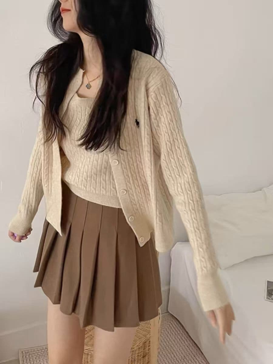 가을 새로운 디자인 센스 달콤함 자수 꽈배기 싱글 줄 버튼 니트 오픈 가디건 캐미솔 투피스 세트 이미지 4