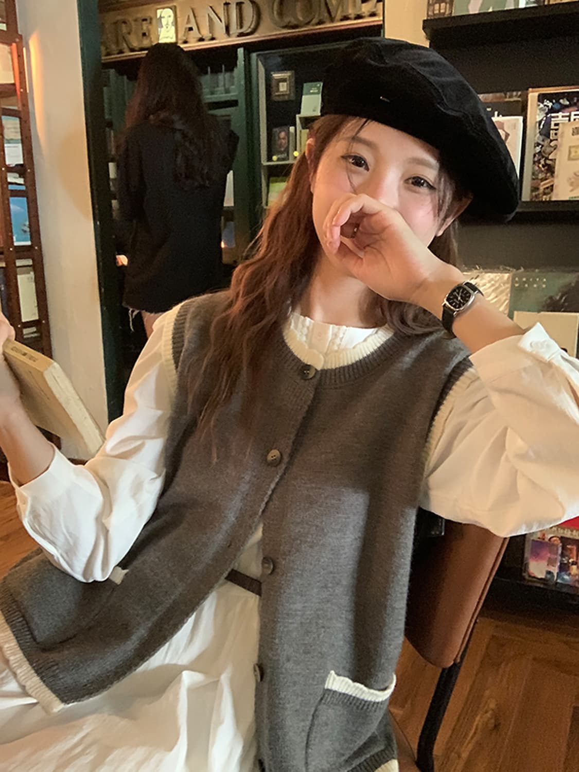 토지 작은 그룹 레이스 조끼 니트 오픈 가디건 2026 가을 여름 새로운 학원 스타일 디자인 센스 작은 대중 인사이드 잡아라. 의류