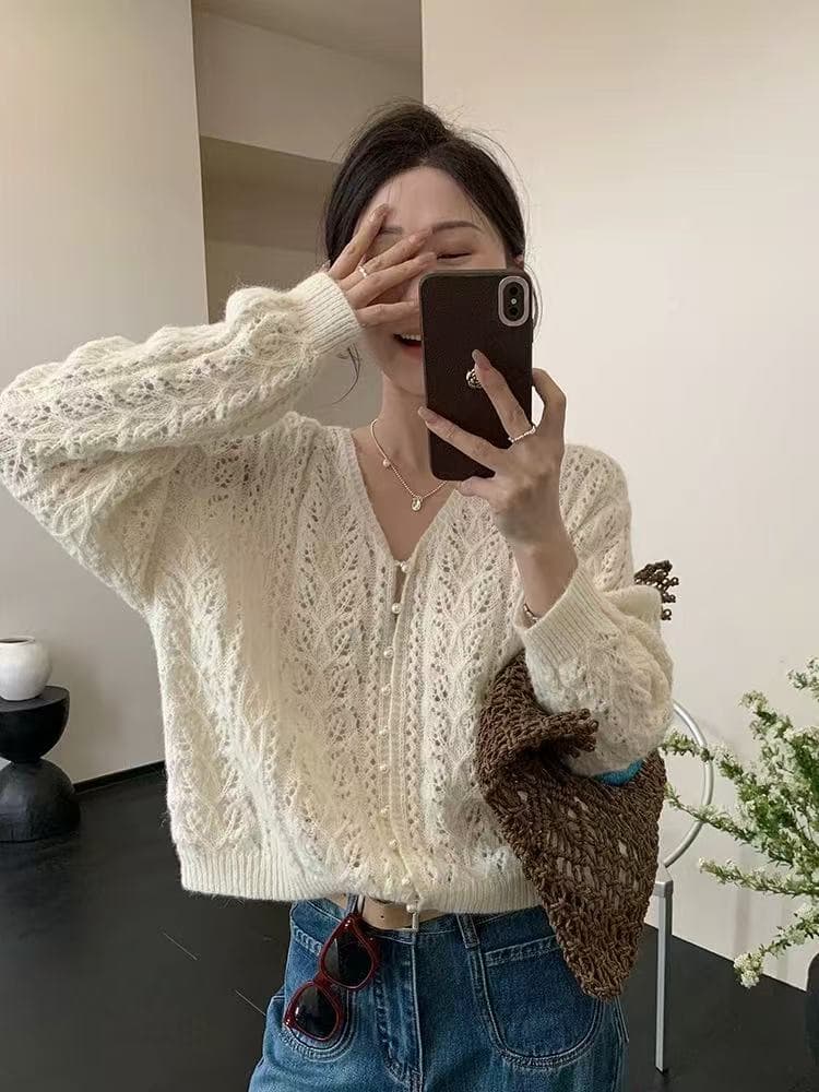 화이트 자수 V넥 홀로우 아웃 긴팔 니트 오픈 가디건 여성 여름 슬립 외부 가져 가라. 얼음 실크 자외선 차단 작은 숄 맨위