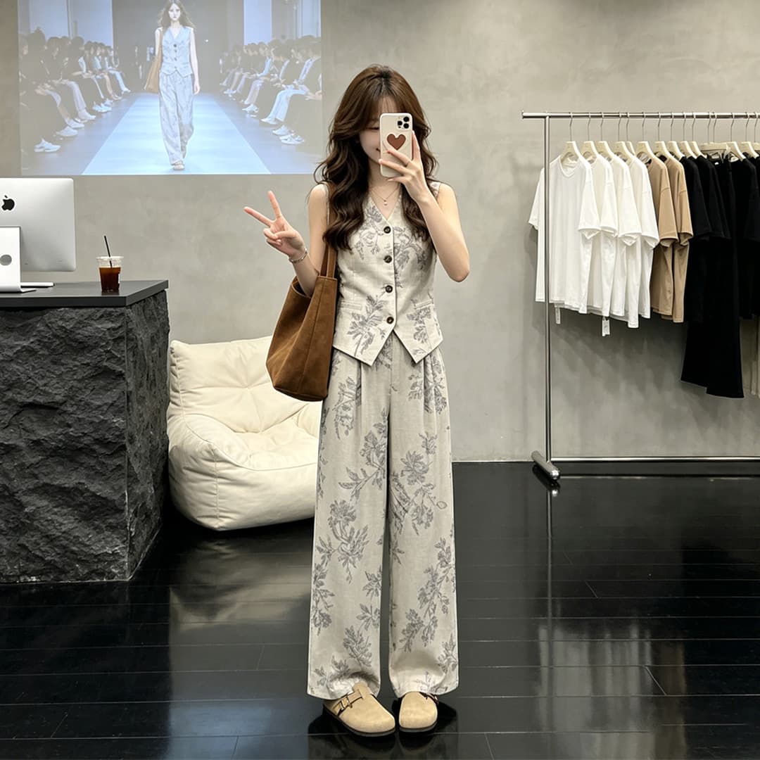 레트로 빛 럭셔리 여름 2026 민소매 베스트 와이드 레그 팬츠 세트 한 부서 슬림해 보이는 연령 감소 캐주얼 운동 투피스 세트 상세 이미지 2