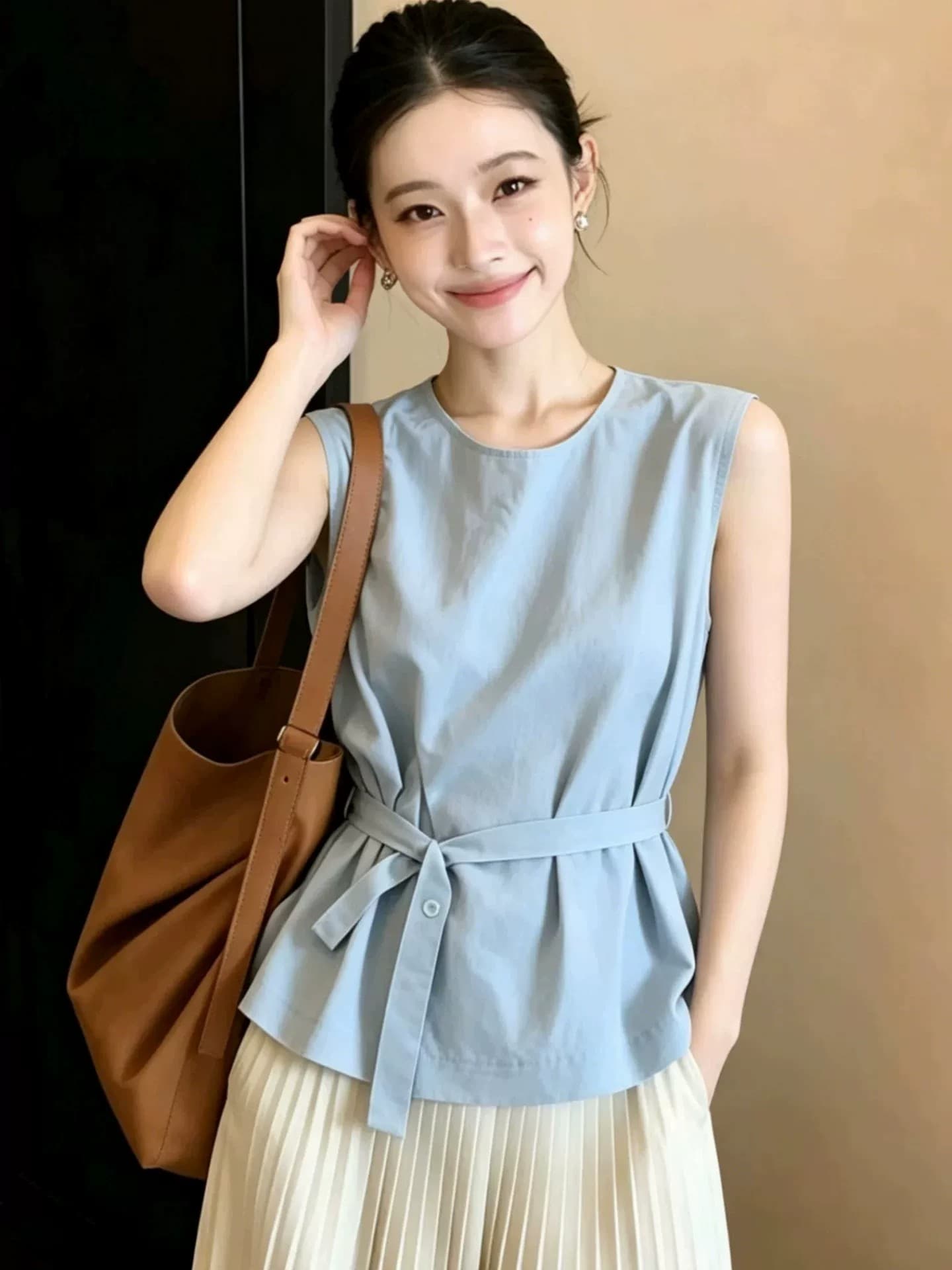 프랑스식 민소매 조끼 아마 셔츠 여자 2026 새로운 여름 작은 셔츠 자이언트 잘 생긴 디자인 센스 스트랩 맨위 이미지 4