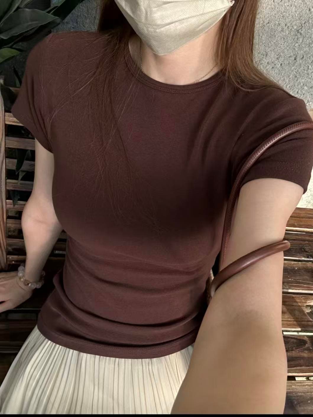 한 부서 느슨함 센스 커피 색상 몸매 가꾸기 반팔 티셔츠 살구 색상 플리츠 롱 스커트 세트 여성 의류 여름 드레스 이미지 5