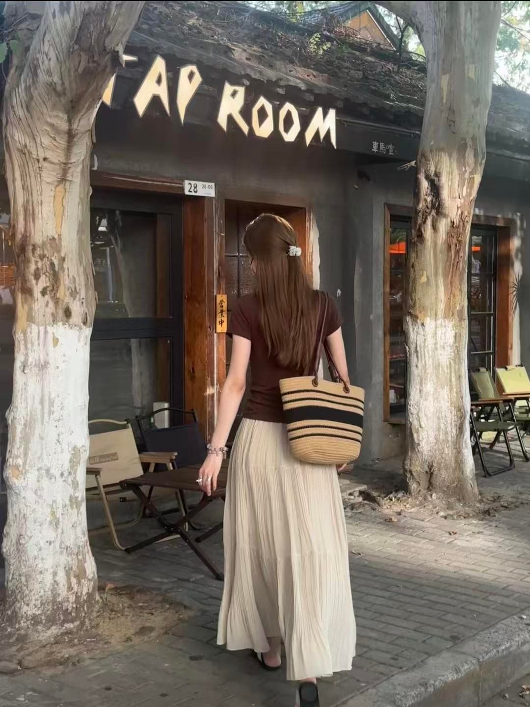 한 부서 느슨함 센스 커피 색상 몸매 가꾸기 반팔 티셔츠 살구 색상 플리츠 롱 스커트 세트 여성 의류 여름 드레스 상세 이미지 1