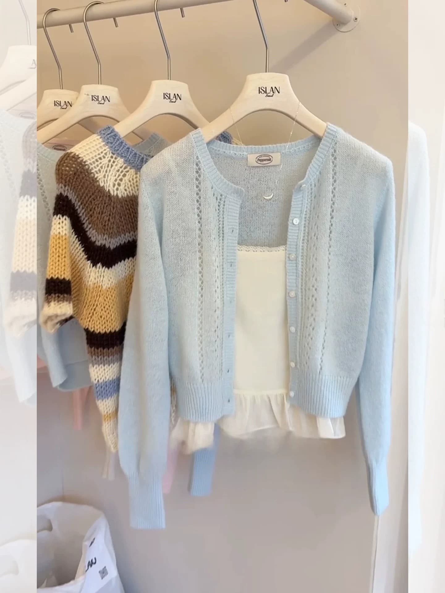 가을철 ootd 착용 가져 가라. 파란색 홀로우 아웃 긴팔 니트 오픈 가디건 여성 부드러운 분위기 센스 한 부서 외부 가져 가라. 쇼트 스타일 맨위 상세 이미지 5
