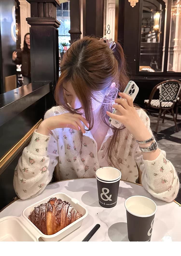 한 부서 아름다운 화이트 꽃무늬 니트 오픈 가디건 여성 이른 봄 디자인 센스 얇은 스타일 스웨터 코트 루즈핏 슬림해 보이는 맨위 상세 이미지 8