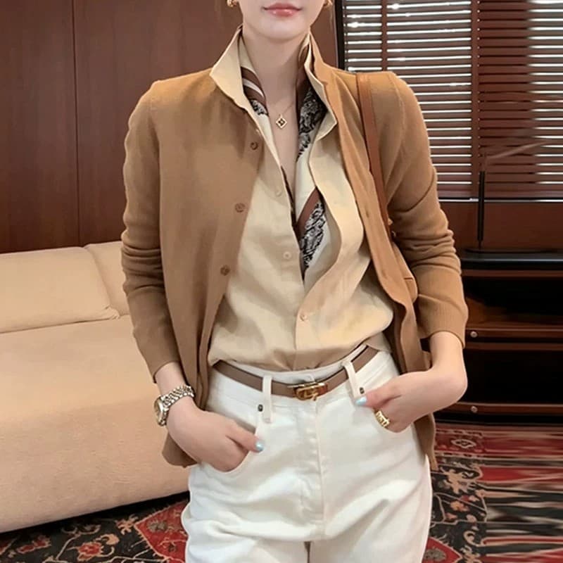 오래된 돈 바람 니트 오픈 가디건 여성 2026 가을 새로운 폴로 칼라 페이크 레이어드 패치워크 배색 단추 긴팔 슬림해 보이는 맨위 상세 이미지 2