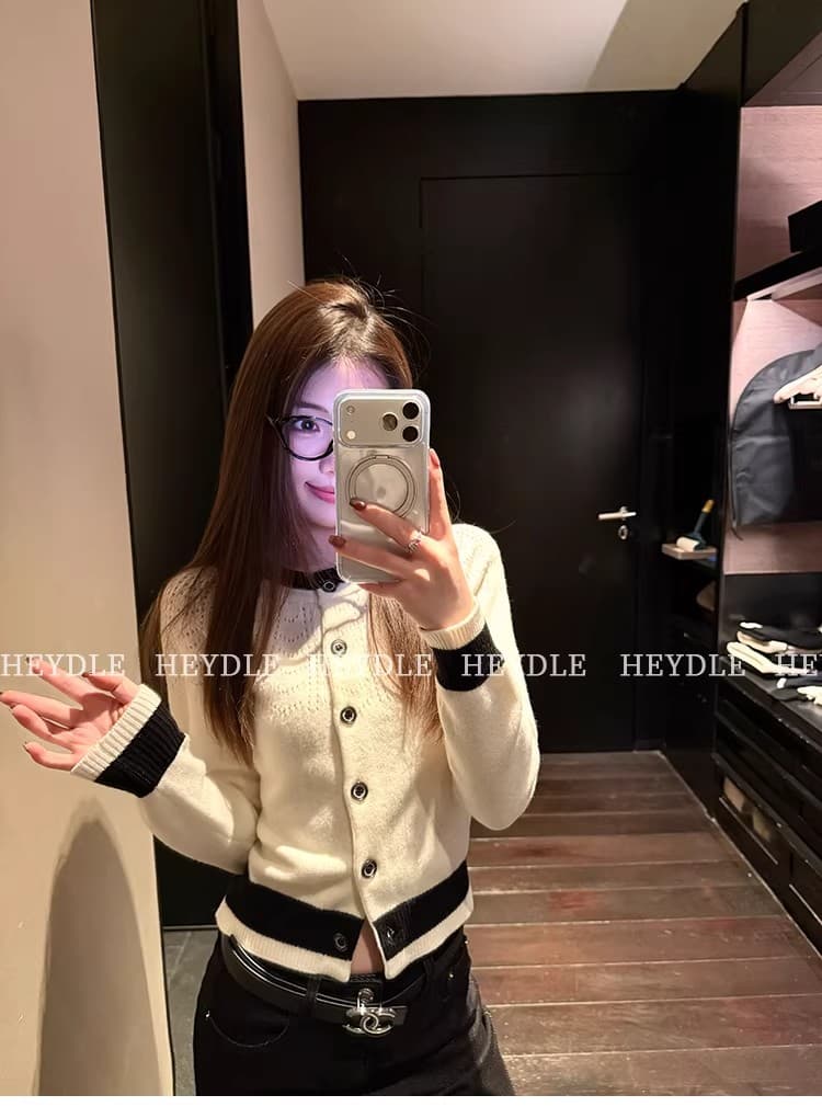 검은 콩 흠 초기 만남 순간 디자인 센스 홀로우 아웃 니트 오픈 가디건 흑인과 백인 패치워크 색상 품격 쇼트 스타일 스웨터 코트 상세 이미지 12