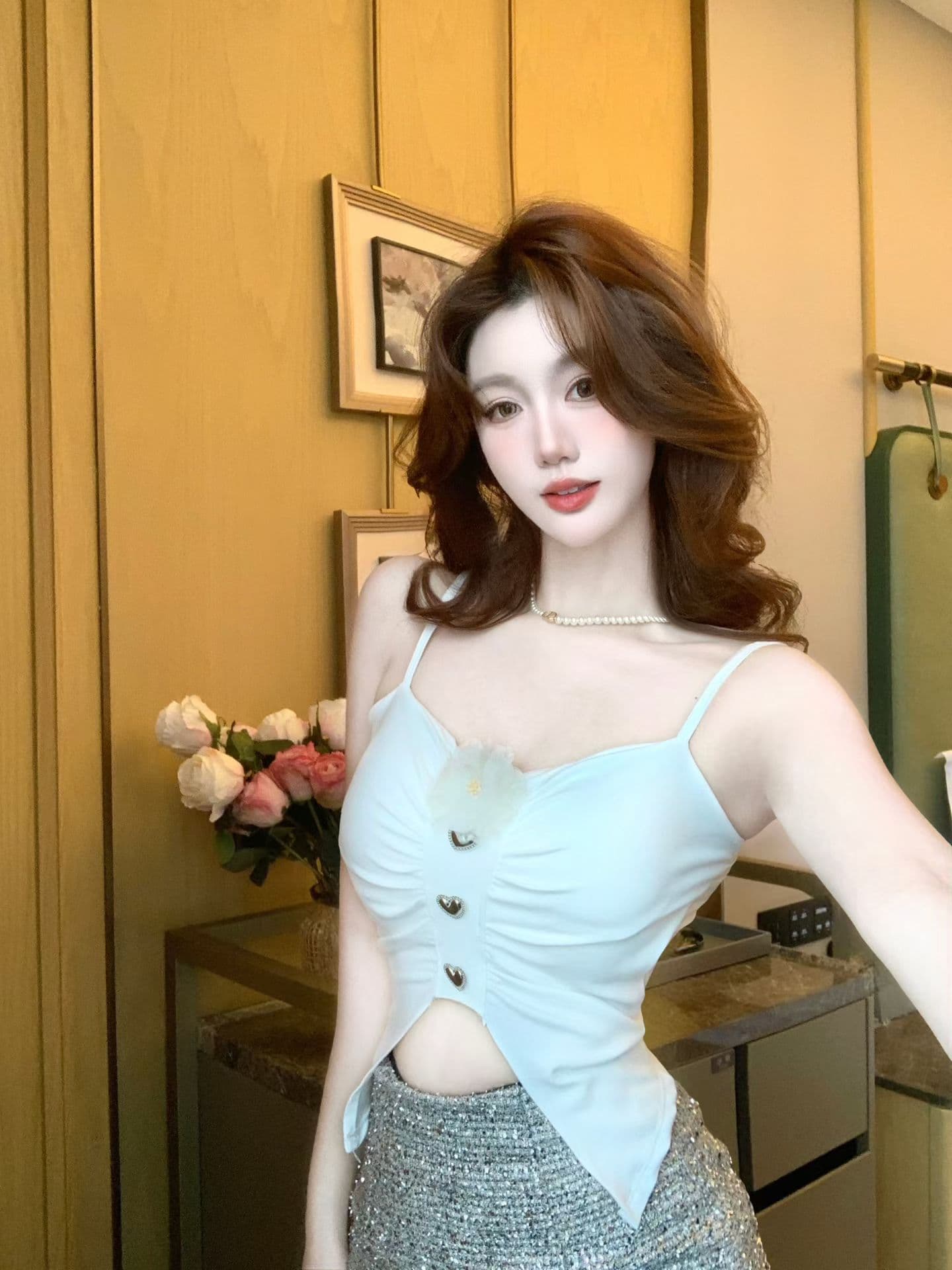 봄 새로운 달콤한 매운맛 바람 3 차원 꽃 캐미솔 몸매 가꾸기 슬림해 보이는 여성 고정 벨트 가슴 패드 의류 상세 이미지 2