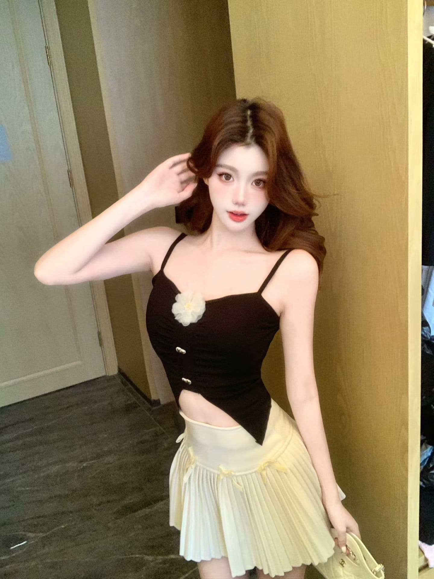 봄 새로운 달콤한 매운맛 바람 3 차원 꽃 캐미솔 몸매 가꾸기 슬림해 보이는 여성 고정 벨트 가슴 패드 의류 상세 이미지 11