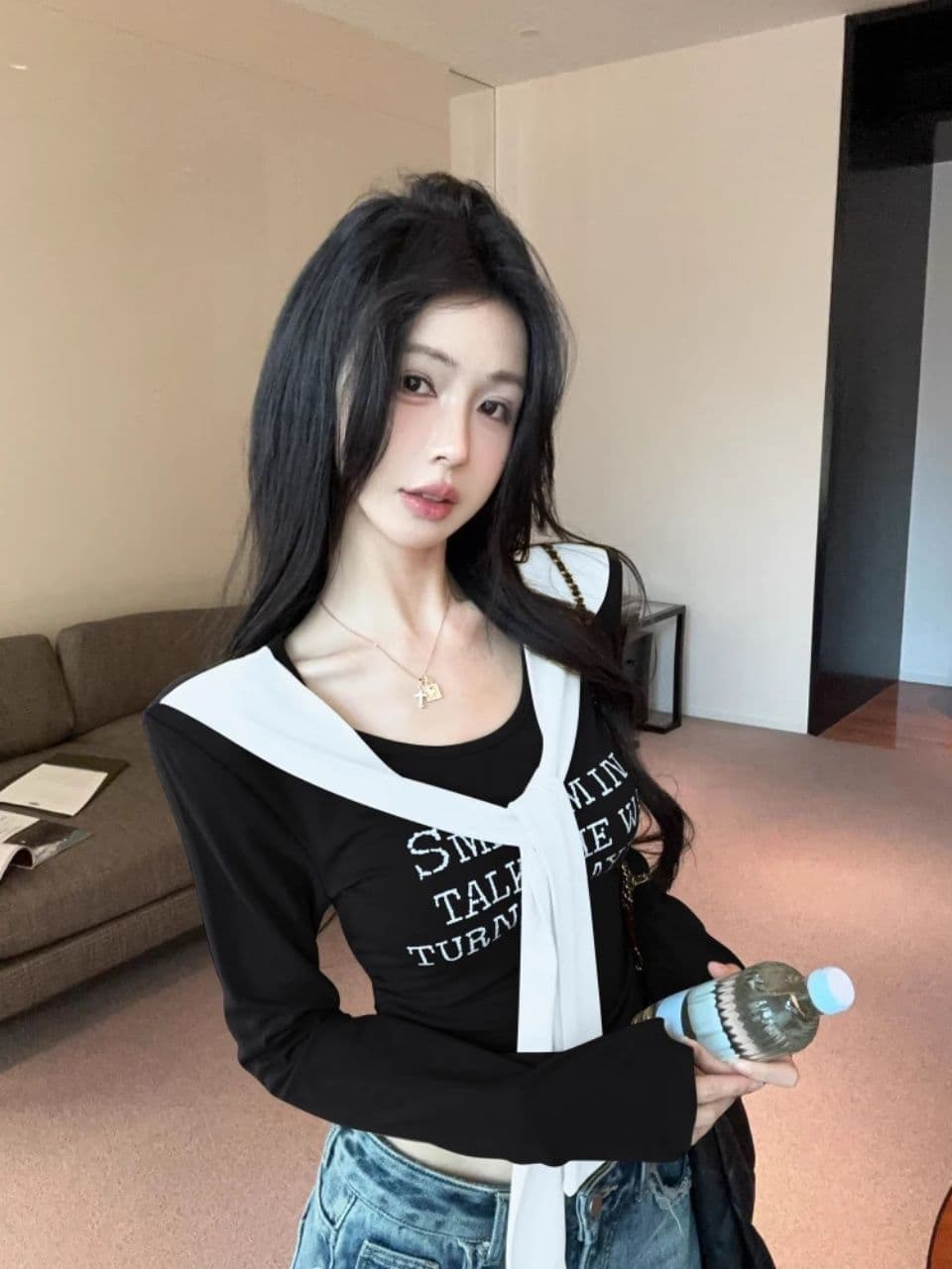 숄 긴팔 알파벳 프린트 티셔츠 여성 의류 가을 새로운 핫걸 몸매 가꾸기 슬림해 보이는 고유 한 쇼트 스타일 맨위 이미지 4