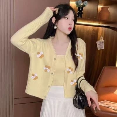 느긋한 부드러운 바람 부드러운 찹쌀 황색 스웨터 여자 조기 봄 싱글 줄 버튼 꽃 자수 니트 오픈 가디건 투피스 세트 상세 이미지 1