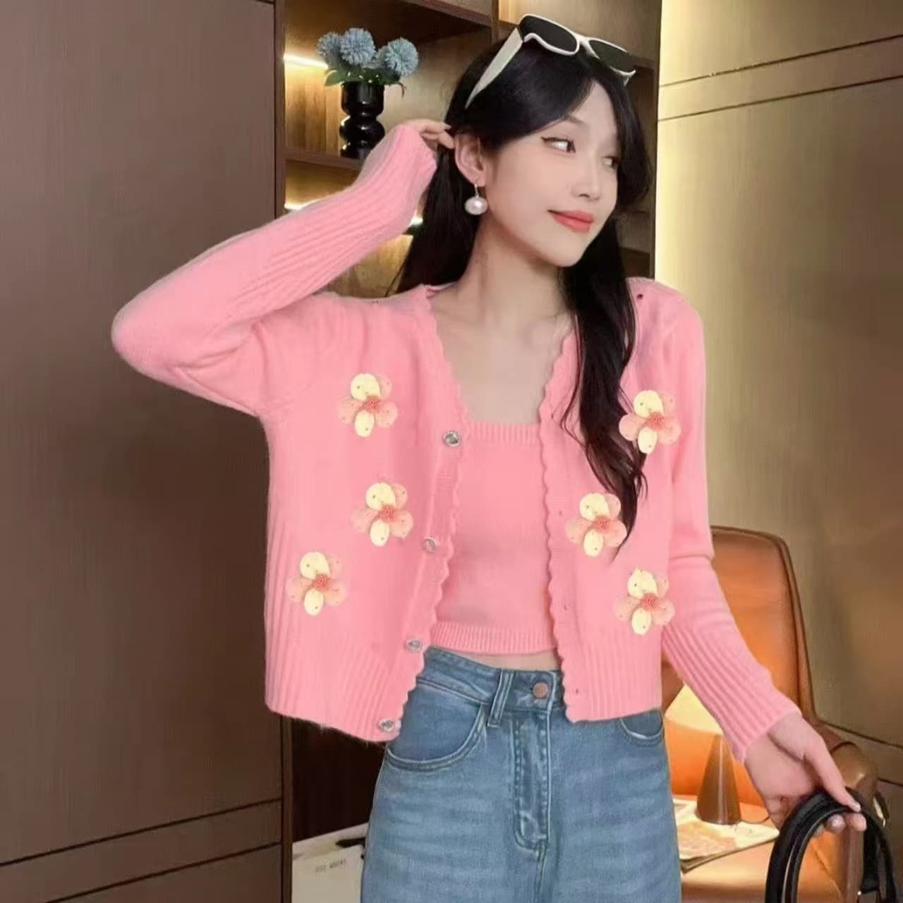 느긋한 부드러운 바람 부드러운 찹쌀 황색 스웨터 여자 조기 봄 싱글 줄 버튼 꽃 자수 니트 오픈 가디건 투피스 세트 상세 이미지 10
