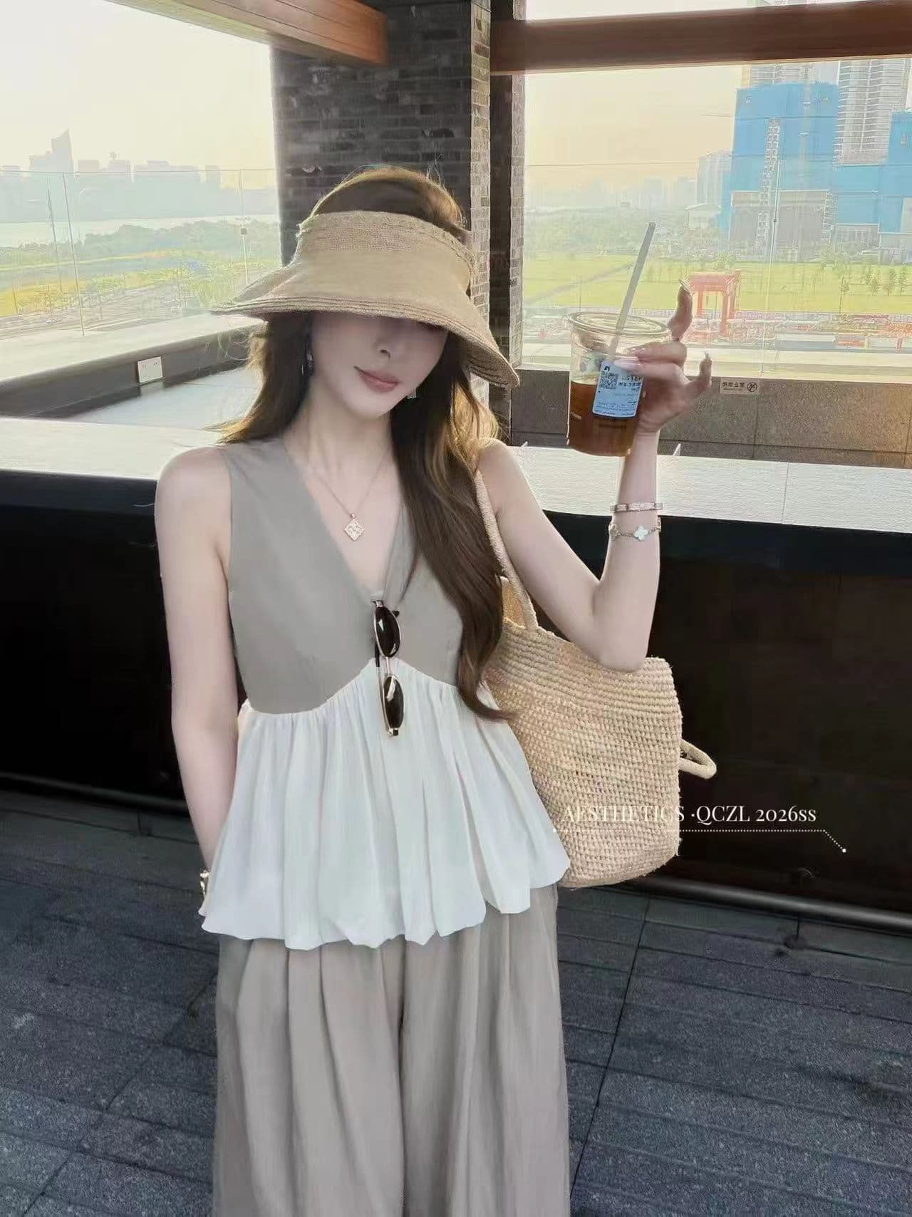 프랑스식 V넥 주름 오프숄더 두 조각 여성 세트 여름 슬림해 보이는 민소매 맨위 캐주얼 바지 세트 상세 이미지 5