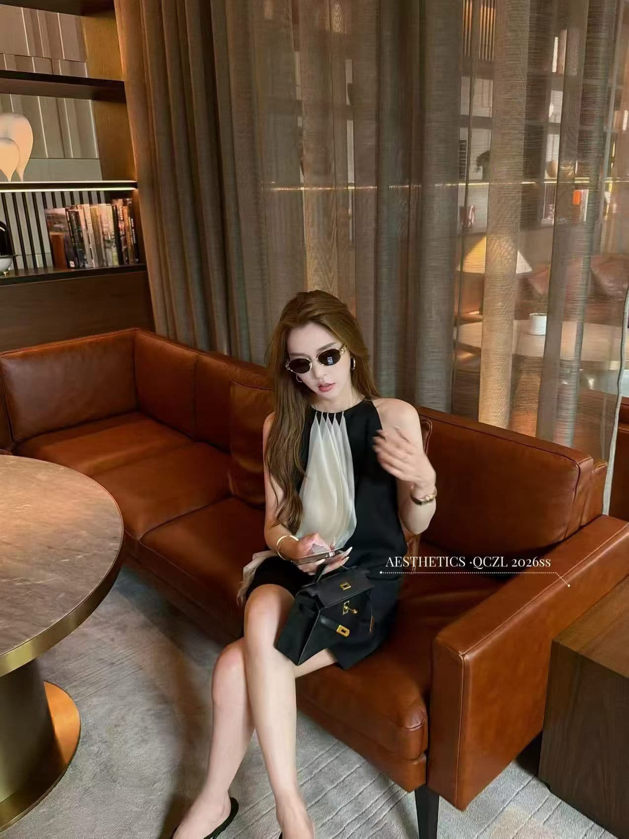 작은 대중 디자이너 흑인과 백인 배색 Tulle 패치워크 민소매 여성 드레스 중간 길이 한 마디 품격 슬림해 보이는 치마 이미지 4