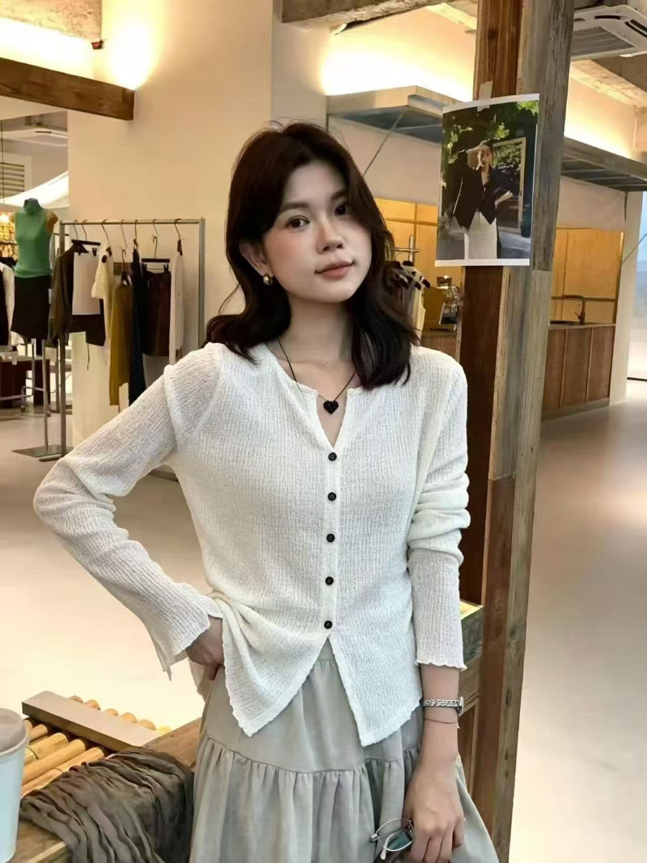 느긋한 바람 품격 섹션 연령 감소 니트 오픈 가디건 2026 가을 새로운 슬림해 보이는 홀로우 아웃 캐주얼 맨위 상세 이미지 2