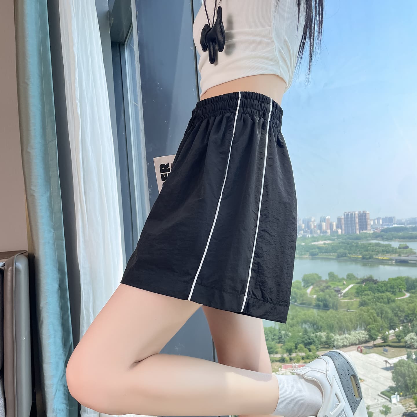 실사 속도 건조한 운동 바지 여성 검정색 넓은 다리가 짧다. 바지 여성 하이웨이스트 슬림해 보이는 다용도 루즈핏 여행 캐주얼 바지 이미지 3