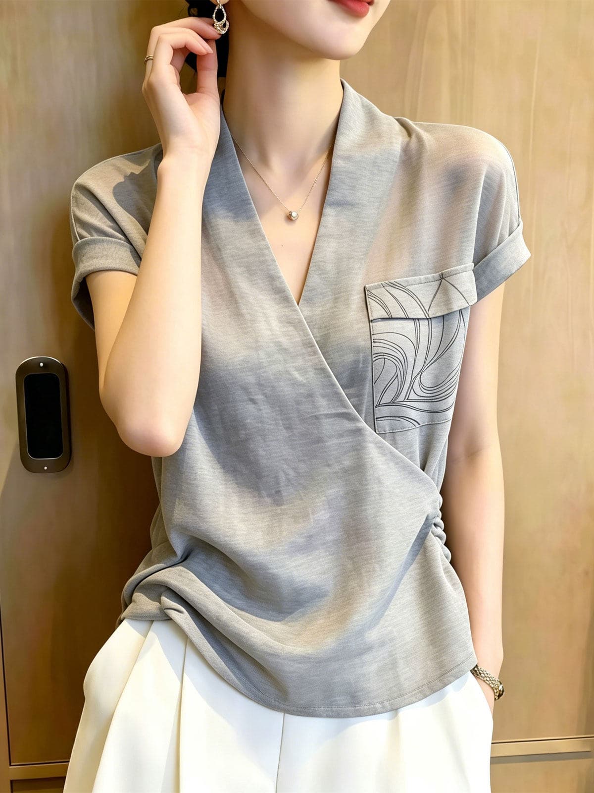 유럽 상품 고급 밝은 회색 지불 칼라 주머니 마이크로 ~을 통해 작은 셔츠 여성 2026 여름 새로운 빛 럭셔리 바람 느슨함 빅 사이즈 맨위 상세 이미지 2