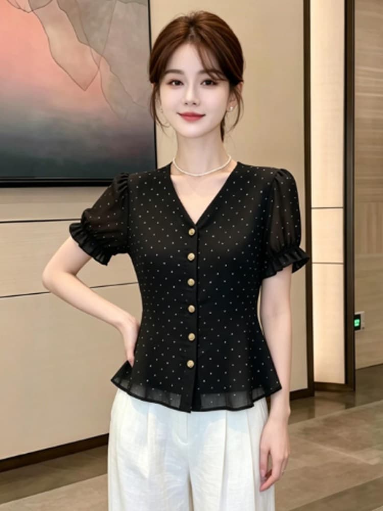 패션 V넥 도트 무늬 여성 셔츠 2026 년 여름 새로운 외국 가스 허리 수축 슬림해 보이는 작은 셔츠 품격 반팔 맨위