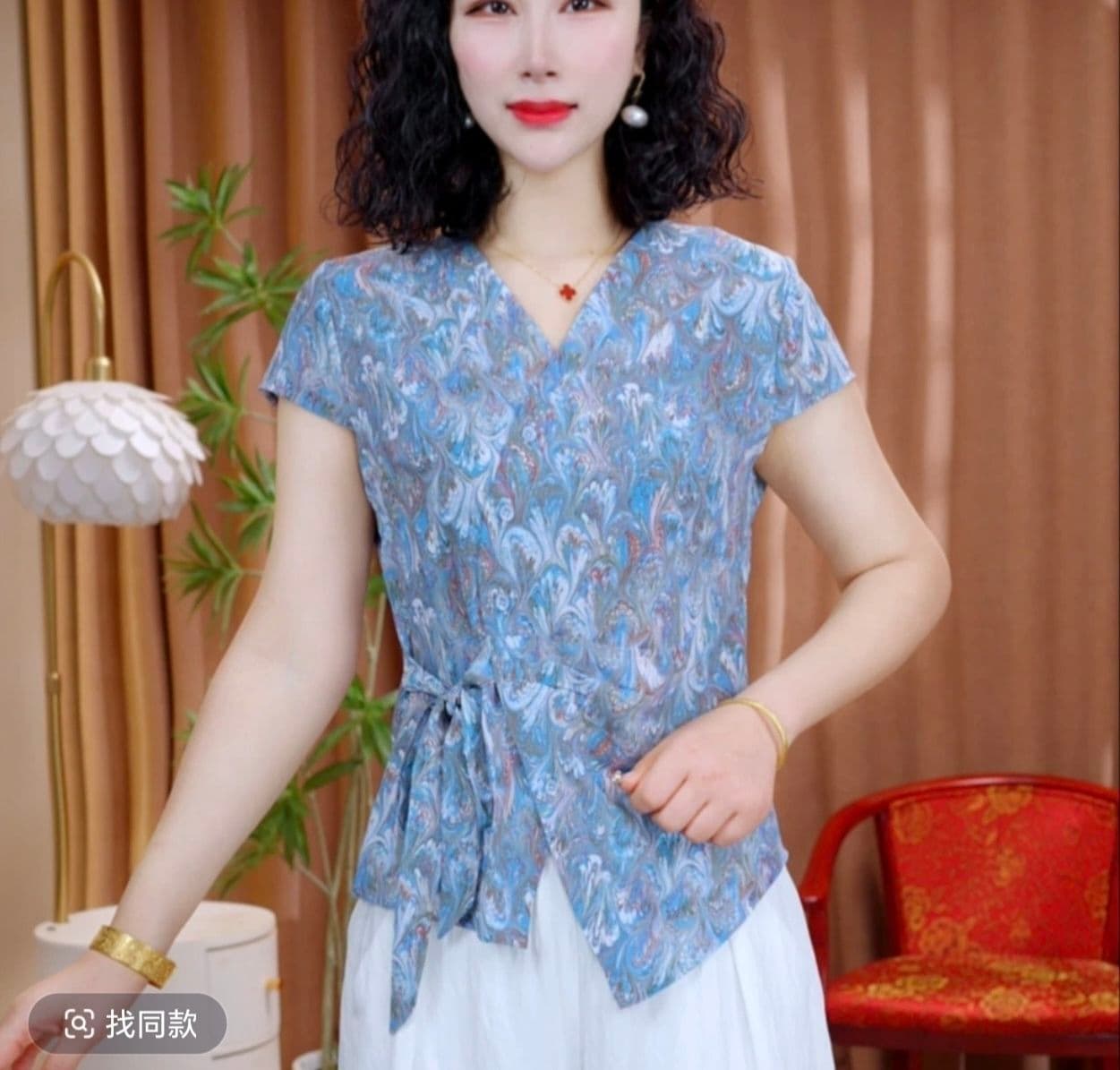 여름 반팔 여성 쉬폰 셔츠 엄마 연령 감소 품격 V넥 프린트 레이스업 맨위 고급 2026 새로운