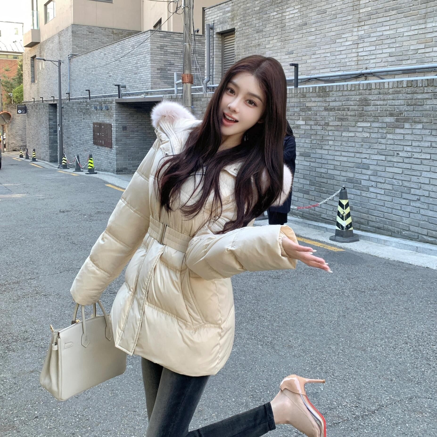 한국 원본 2026 겨울 새로운 몸매 가꾸기 허리 수축 슬림해 보이는 두꺼운 아래 면화 의류 여성 큰 모피 칼라 이미지 3