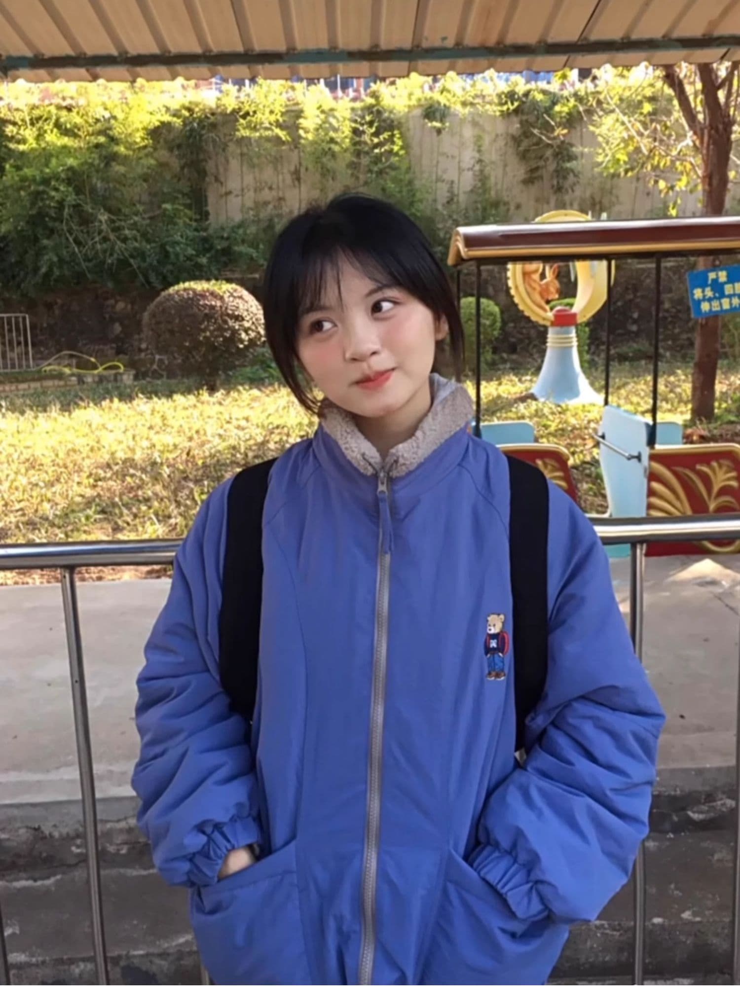 귀여운 작은 곰 자수 용과 스탠드 칼라 마이크로 주름 질감 센스 디자인 다용도 보온 면 옷 여성 재킷 이미지 4
