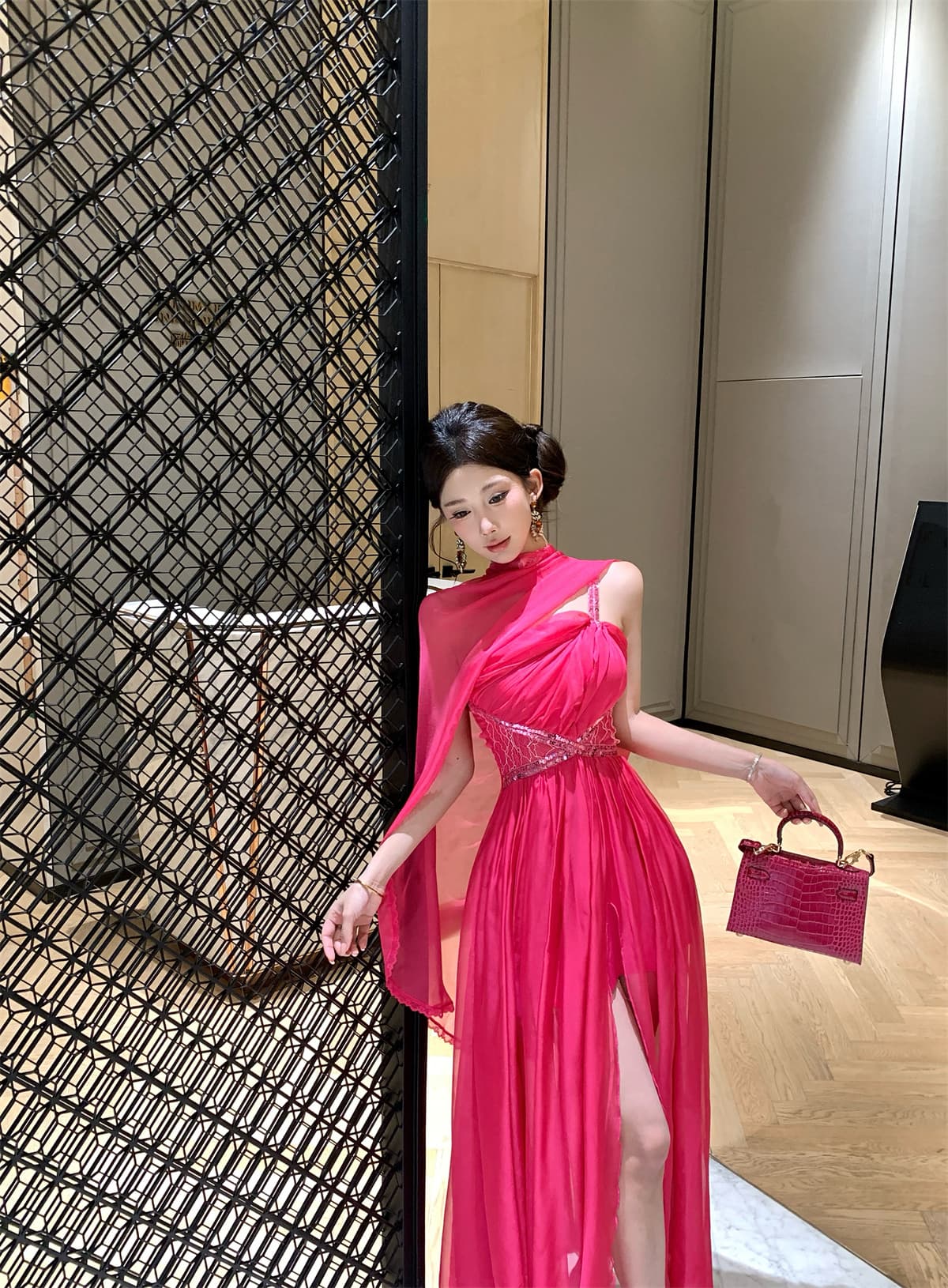 실사 정가 높음 도루 센스 비스듬한 어깨 거즈 스커트 펌프 Pleat 디자인 레이스 조각 롱 코트 트임 드레스 상세 이미지 2