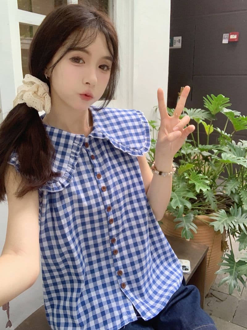 파란색 체크무늬 프릴 칼라 민소매 여성 셔츠 2026 년 새로운 작은 대중 연령 감소 Chic 베이비 칼라 조끼 맨위