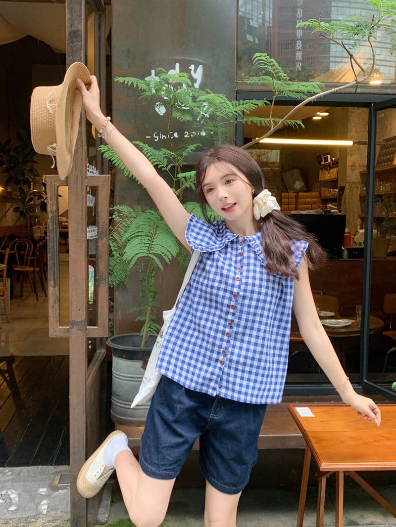 파란색 체크무늬 프릴 칼라 민소매 여성 셔츠 2026 년 새로운 작은 대중 연령 감소 Chic 베이비 칼라 조끼 맨위 이미지 2