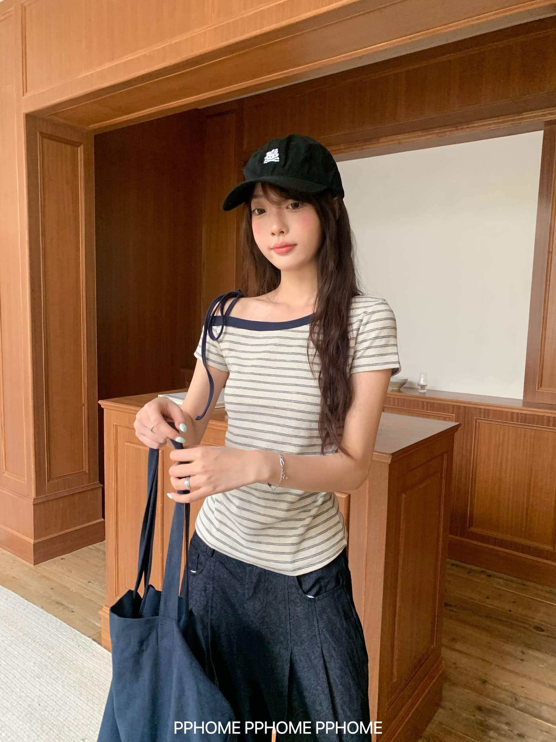 풍부한 서울 면 원본 컬러 짜임 기사 한 부서 스트라이프 비스듬한 어깨 반팔 티셔츠 여성 여름 느긋한 슬림해 보이는 오프숄더 맨위 상세 이미지 4