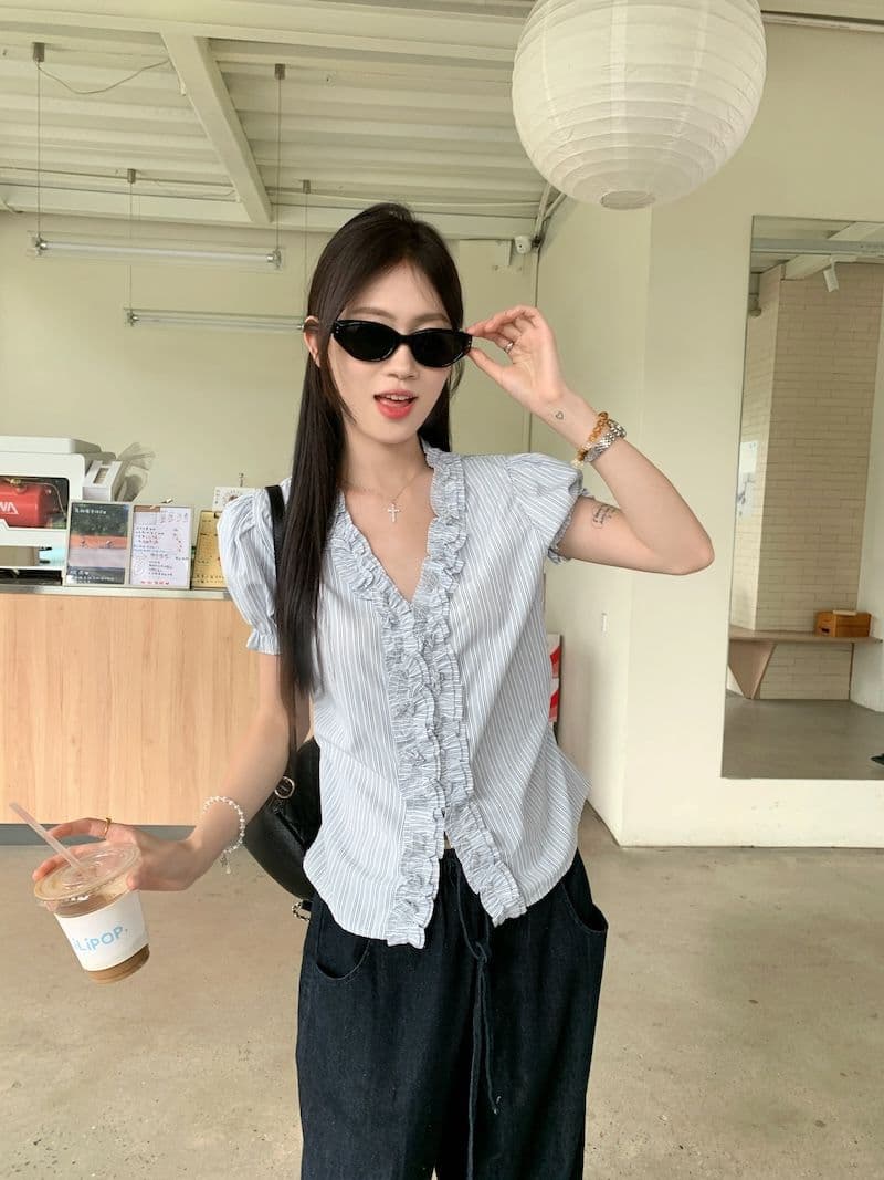 원본 것 파란색 프릴 스트라이프 거품 소매 여성 셔츠 여름 V넥 꼬집기 허리 반팔 맨위 상세 이미지 2
