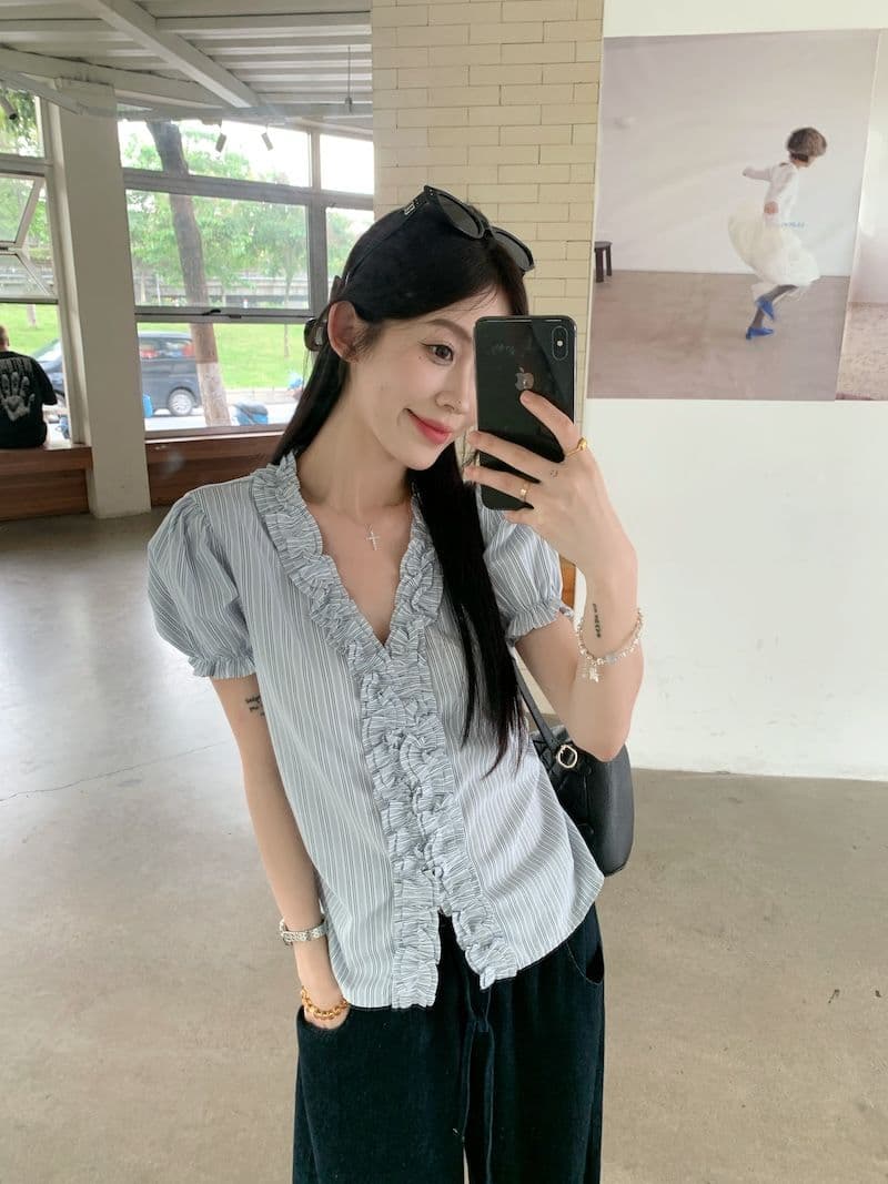 원본 것 파란색 프릴 스트라이프 거품 소매 여성 셔츠 여름 V넥 꼬집기 허리 반팔 맨위 상세 이미지 12