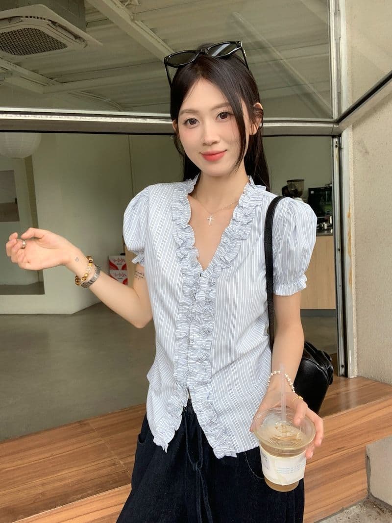 원본 것 파란색 프릴 스트라이프 거품 소매 여성 셔츠 여름 V넥 꼬집기 허리 반팔 맨위 상세 이미지 19