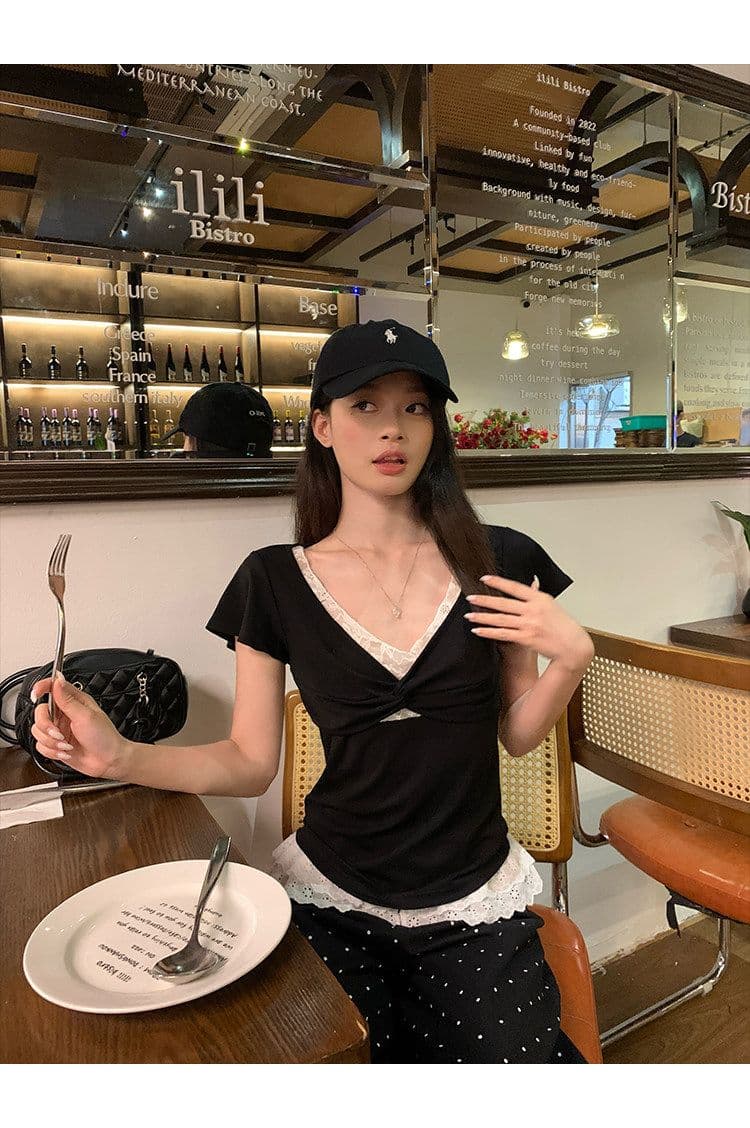 원본 원단 검정색 V넥 페이크 레이어드 반팔 티셔츠 여성 몸매 가꾸기 한 부서 디자인 센스 슬림해 보이는 맨위 트렌디 상세 이미지 4