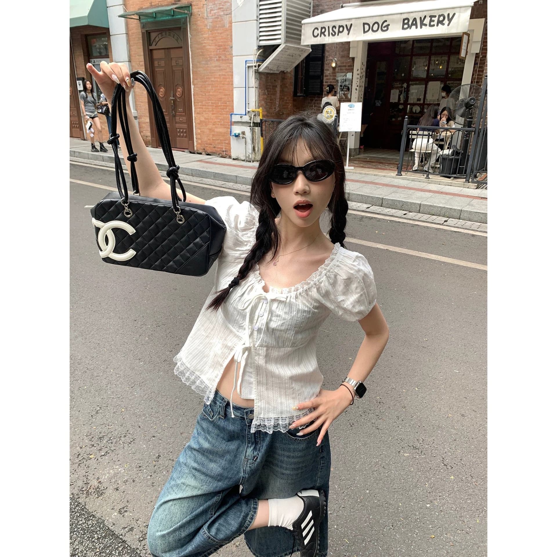 달콤한 스타일 레이스 측면 스트랩 반팔 여성 셔츠 2026 여름 새로운 외국 가스 작은 셔츠 슬림해 보이는 Chic 맨위