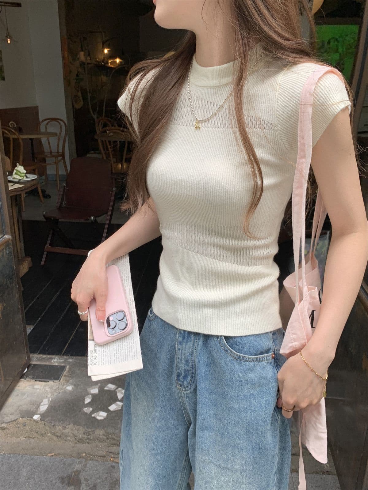 Chic 여름 프랑스식 라운드 넥 홀로우 아웃 티셔츠 여성 고급 센스 얼음 실크 니트 반팔 불규칙 몸매 가꾸기 맨위 상세 이미지 7
