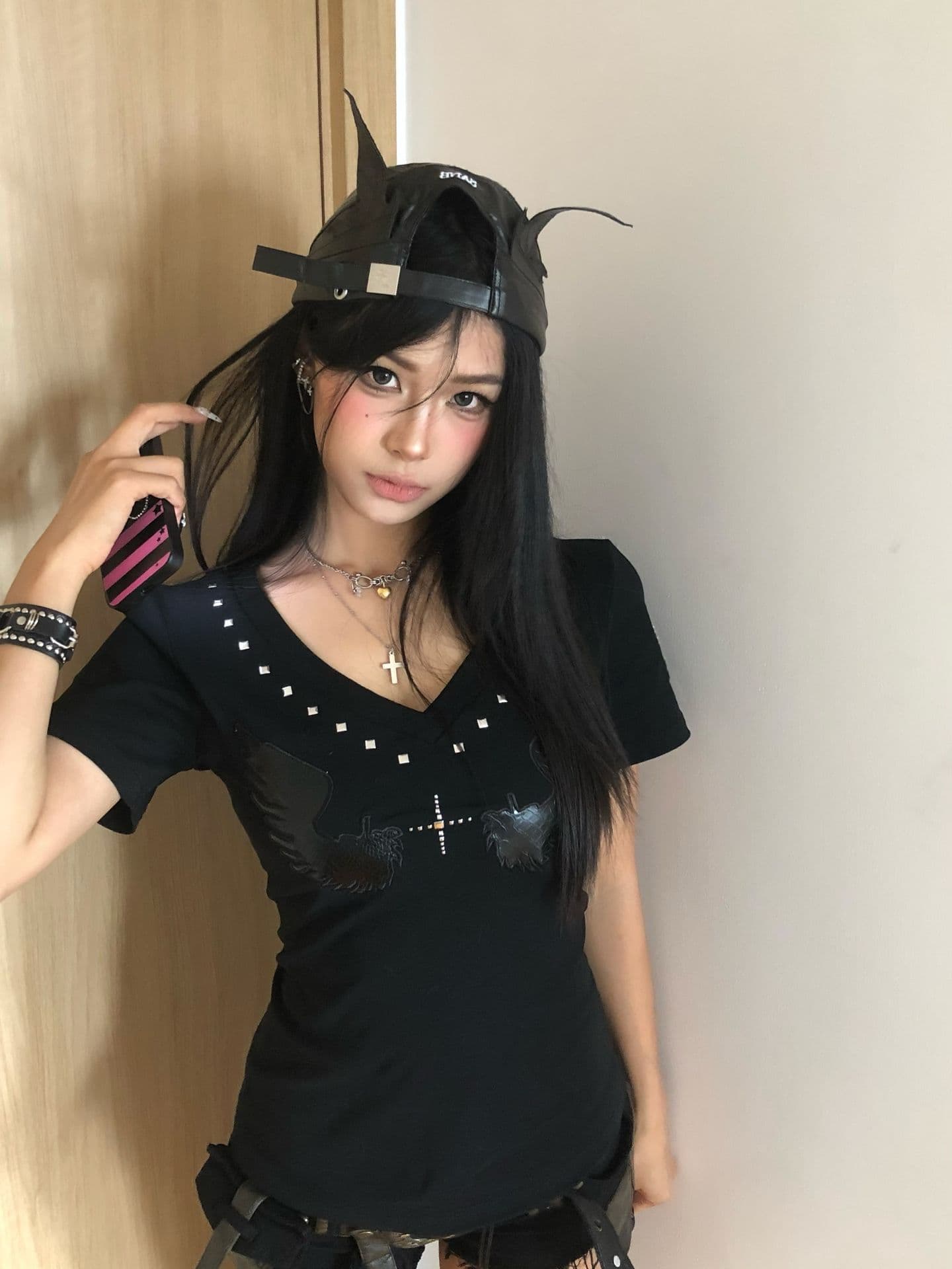 아메리칸 레트로 핫걸 바람 날개 자수 V넥 반팔 티셔츠 여성 검정색 징 여름 몸매 가꾸기 슬림해 보이는 맨위 트렌디 상세 이미지 4