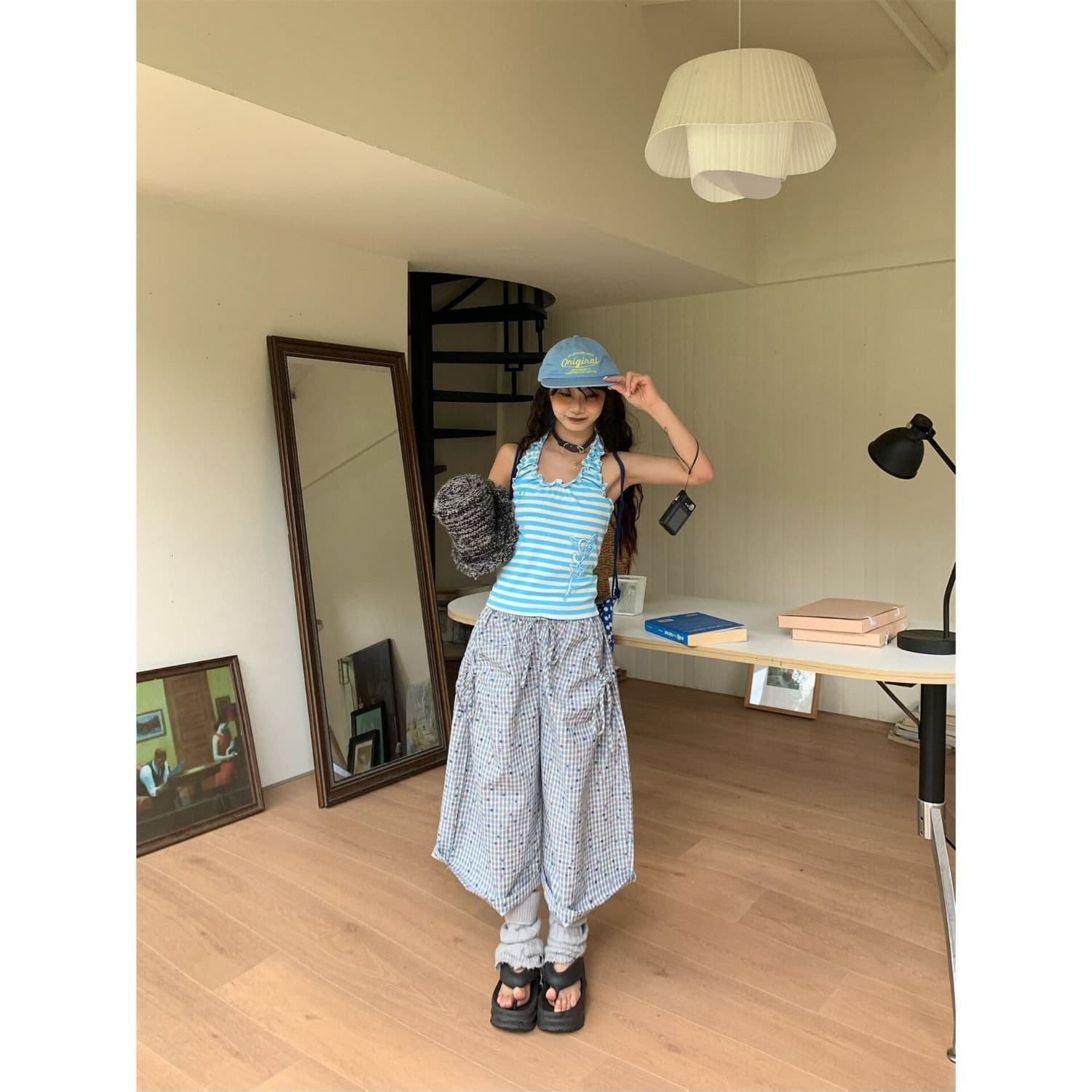 원본 전체 인쇄 자수 색상 포인트 7부 바지 여성 뒤에 별 자수 루즈핏 스트레이트 넓은 다리 넓은 다리 바지 이미지 4