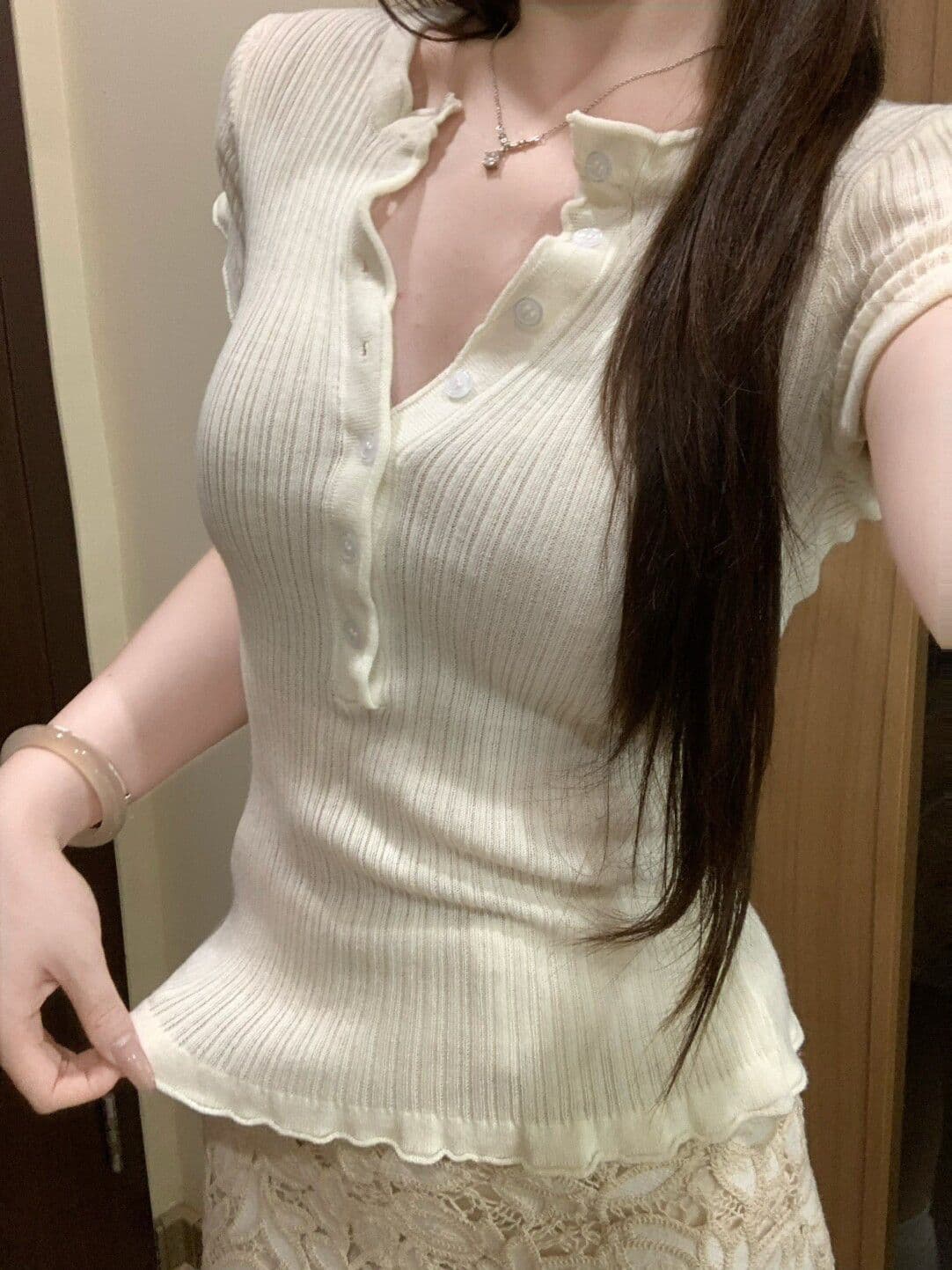 한 부서 화이트 구덩이 기사 반 개방 칼라 반팔 니트 티셔츠 여성 여름 순수한 욕망 허리 수축 슬림해 보이는 얇은 스타일 품격 맨위 이미지 4