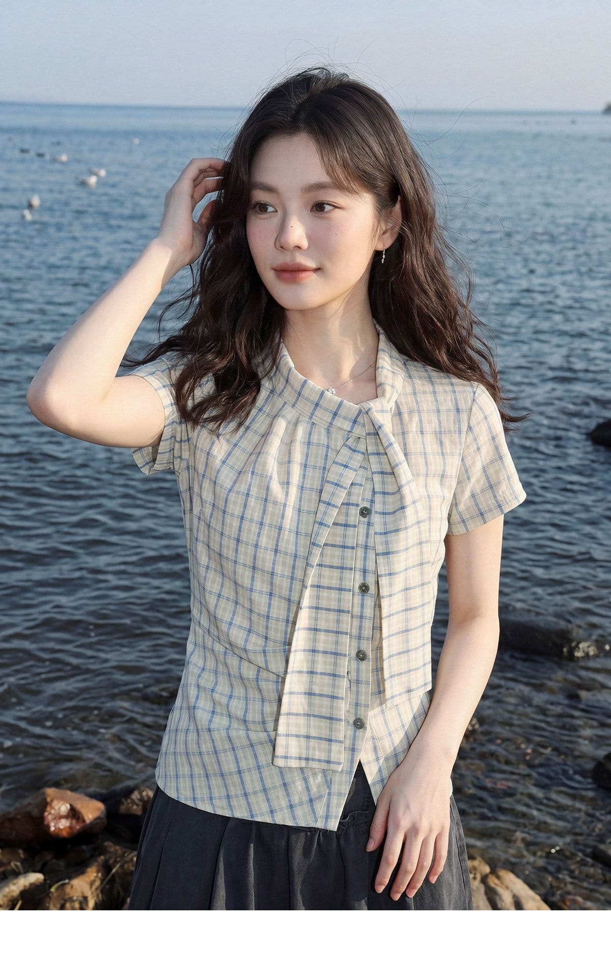 불규칙 블루 체크무늬 여성 셔츠 2026 여름 새로운 디자인 센스 반팔 허리 수축 맨위 상세 이미지 2