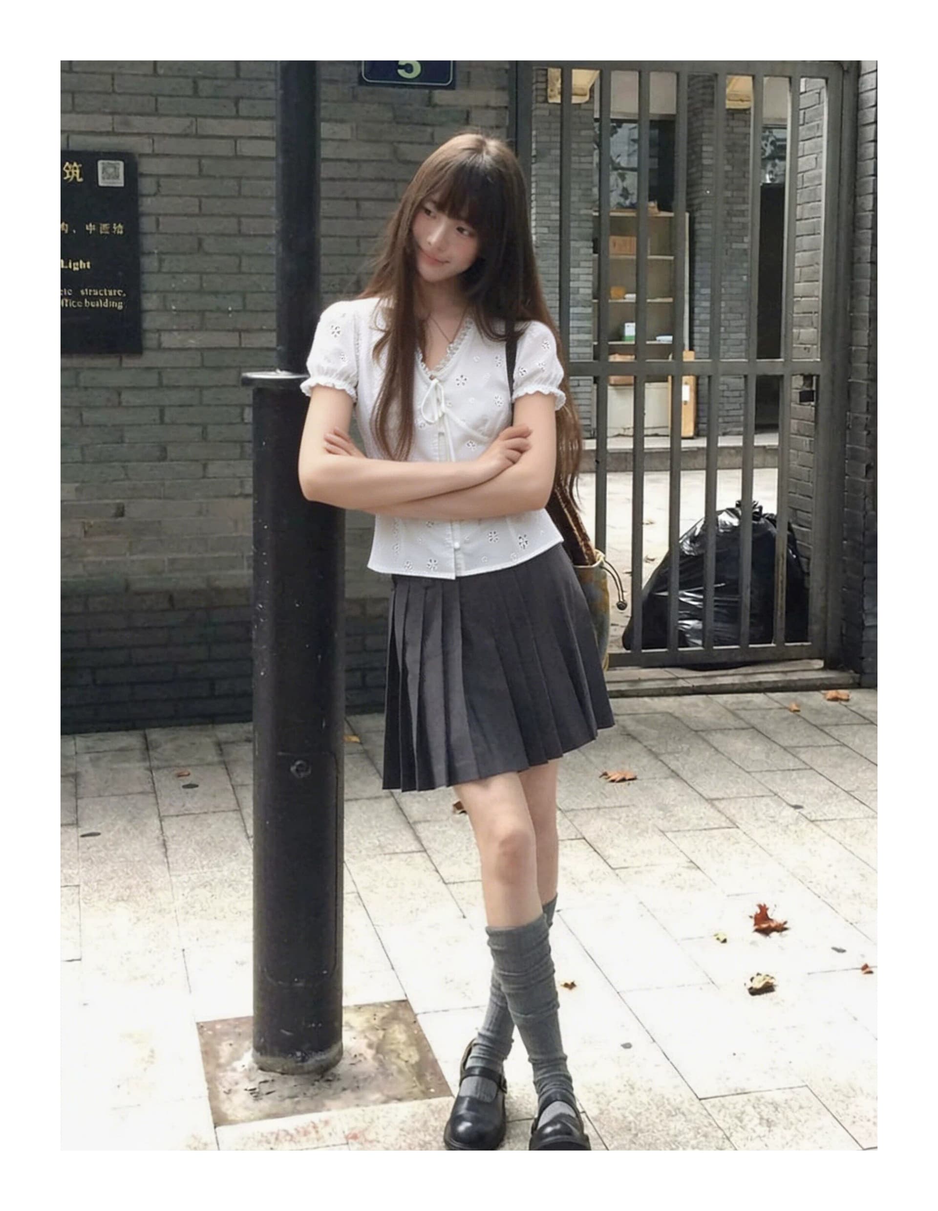 원본 원단 있음 네리 프랑스식 레이스 V넥 여성 셔츠 여름 거품 소매 허리 수축 화이트 셔츠 상세 이미지 6