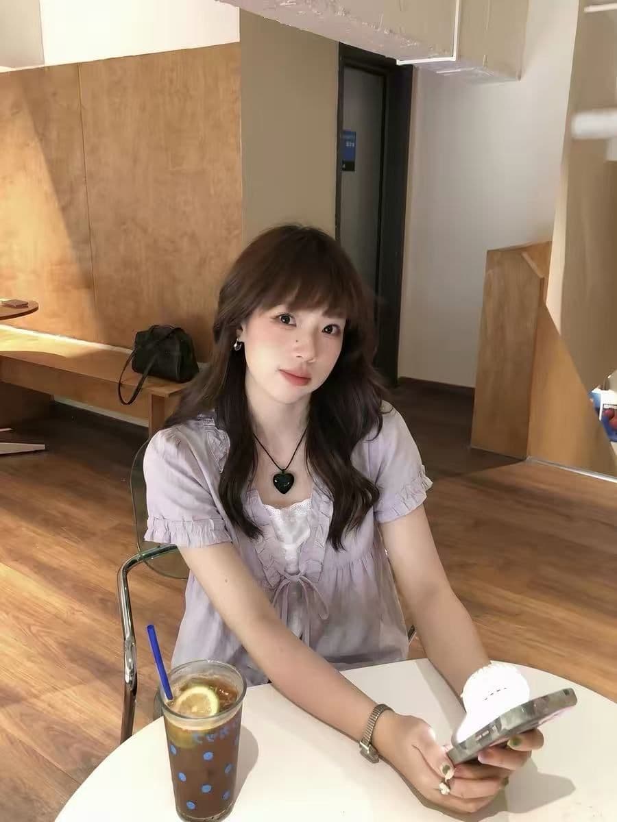 정가 프릴 보라색 페이크 레이어드 셔츠 반팔 여성 2026 여름 새로운 슬림해 보이는 품격 꼬집기 허리 위로 의류 상세 이미지 4