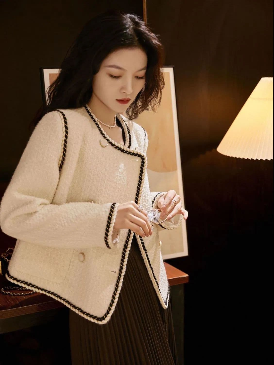 작은 샤넬 스타일 재킷 캐주얼 다용도 작은 키 품격 슬림해 보이는 빛 요리 한 바람 고급 센스 라운드 넥 모직물 맨위 여성 이미지 2