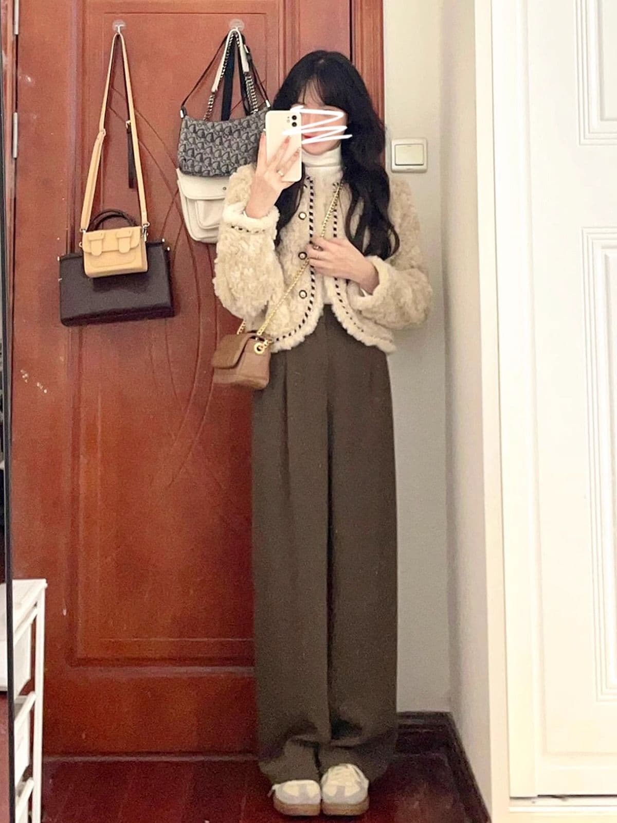 작은 샤넬 스타일 재킷 여성 의류 겨울 2026 새로운 모방 양털 루즈핏 쇼트 스타일 고급 센스 튀김 거리 긴팔 면 옷 이미지 4