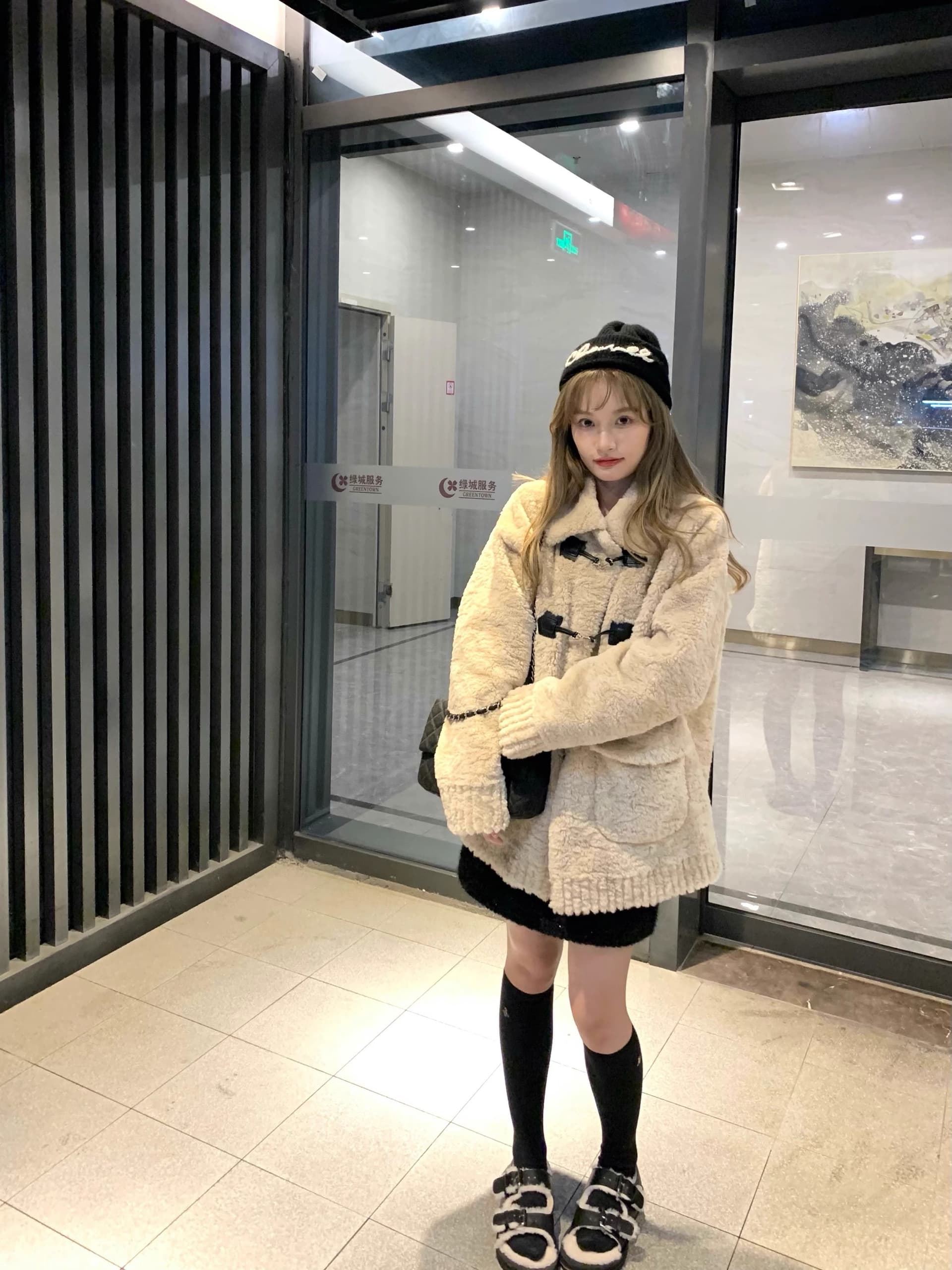 일본식 레트로 폴로 칼라 양털 플리스 여성 코트 겨울 새로운 작은 키 루즈핏 다용도 두꺼운 털이 많은 코트 상세 이미지 6