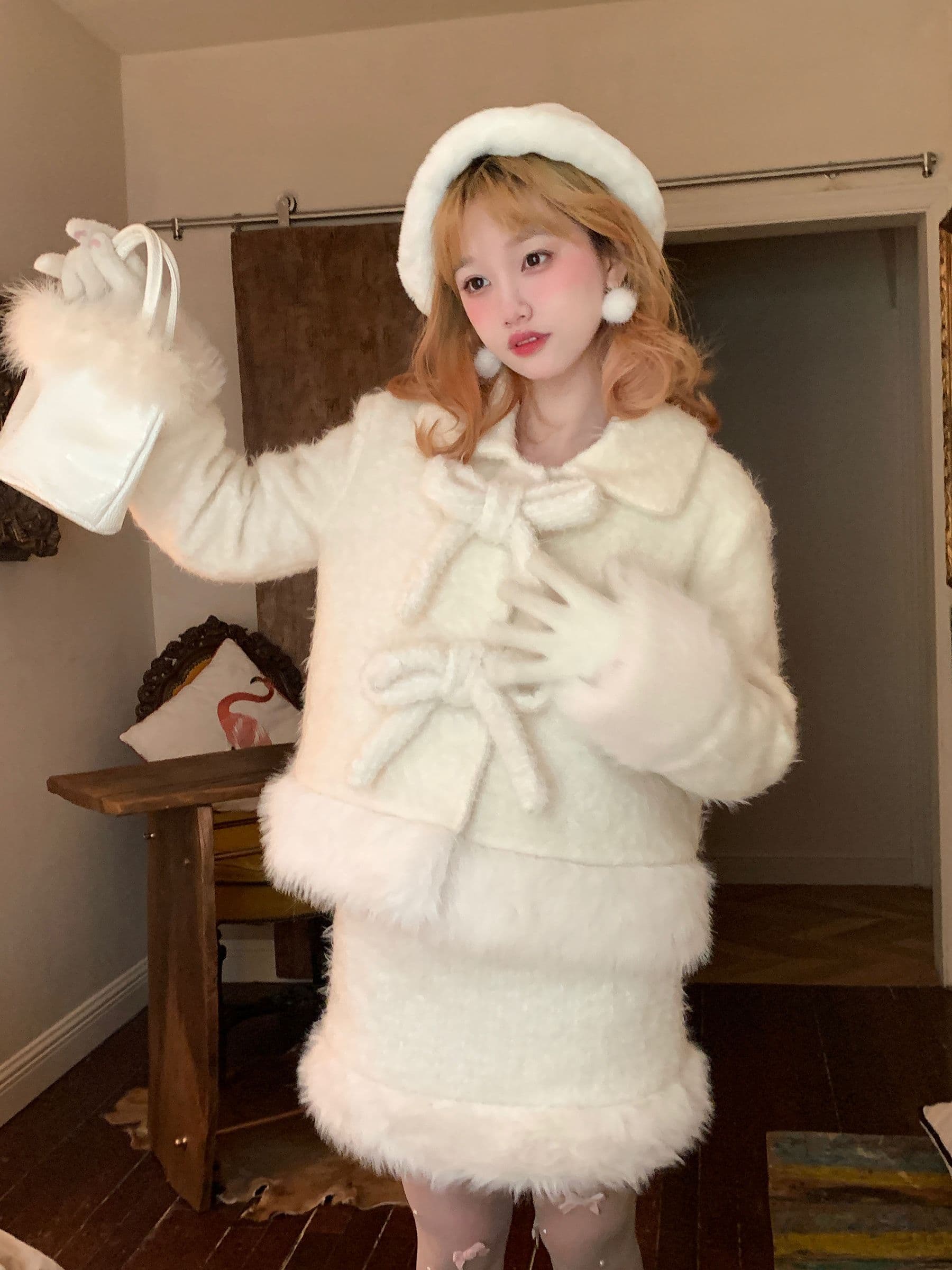 가을 겨울 새로운 작은 샤넬 스타일 솜을 넣은 두꺼운 세트 여성 고급 센스 나비 매듭 모피 재킷 플리스 미니 스커트