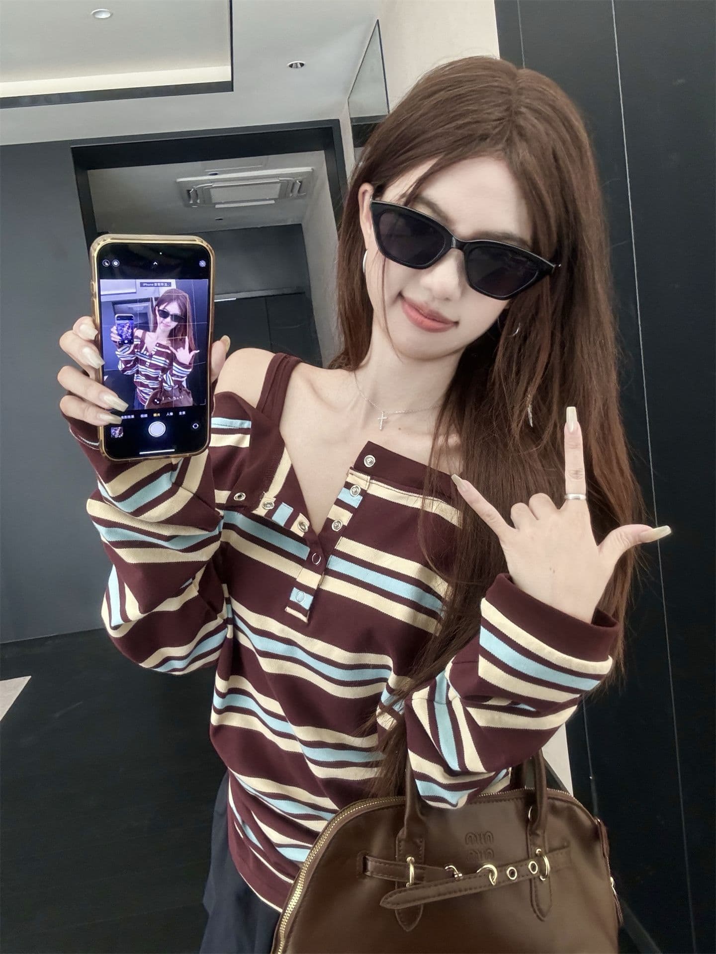 원본 품질 한 부서 배색 스트라이프 패치워크 오프숄더 긴팔 티셔츠 여성 가을 Chic 맨위 상세 이미지 14